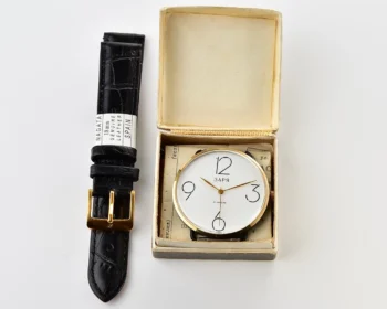 TIME CAPSULE: Zaria Soviet mechanical watch – New Old Stock (NOS)!