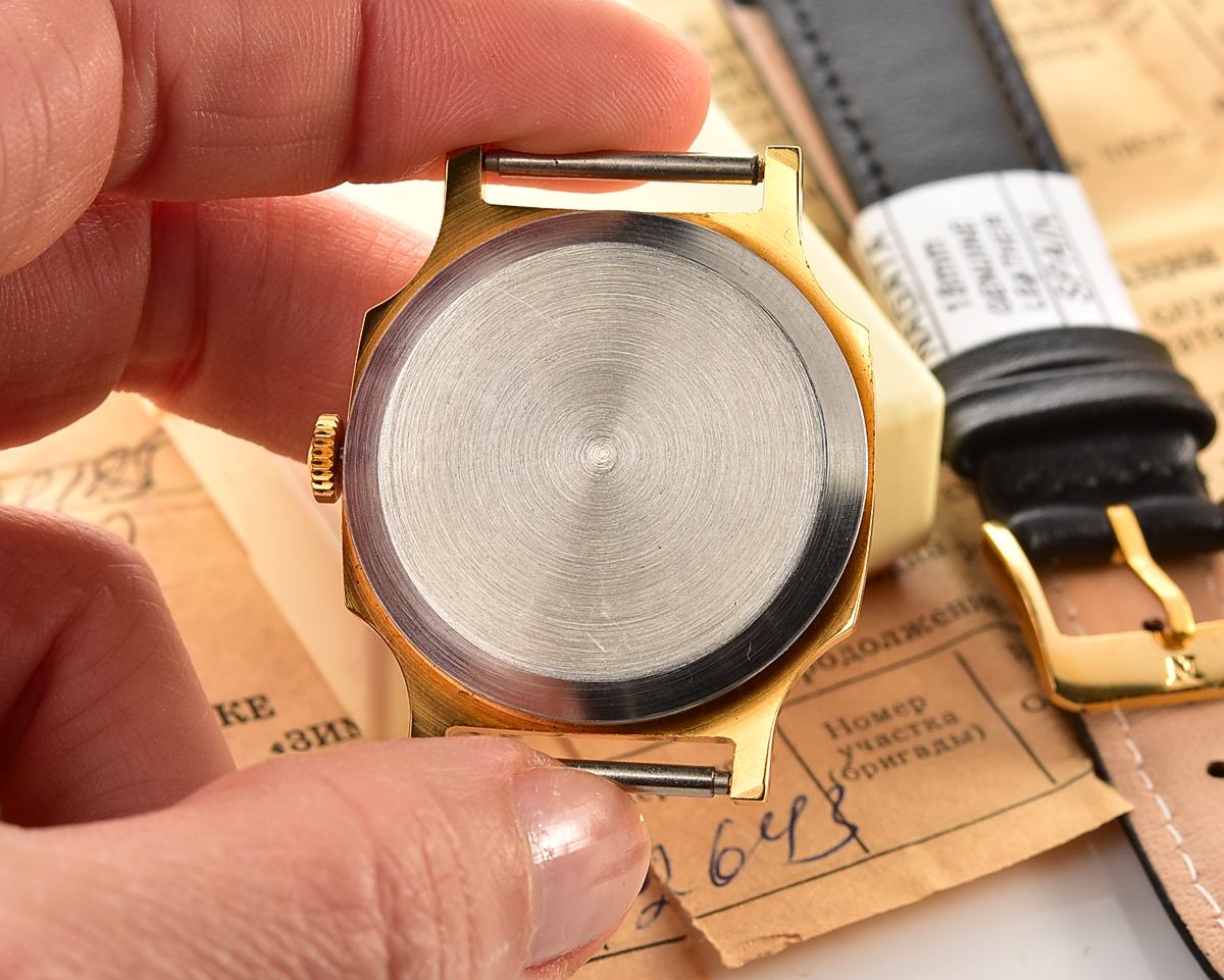 TIME CAPSULE: Soviet mechanical POBEDA gold-plated watch in box – New Old Stock(NOS)!