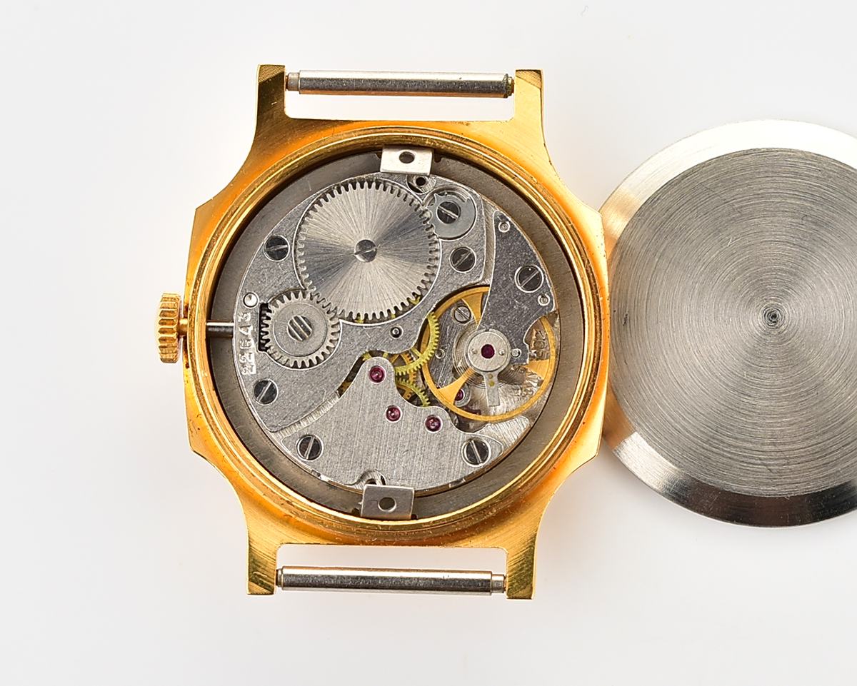 TIME CAPSULE: Soviet mechanical POBEDA gold-plated watch in box – New Old Stock(NOS)!