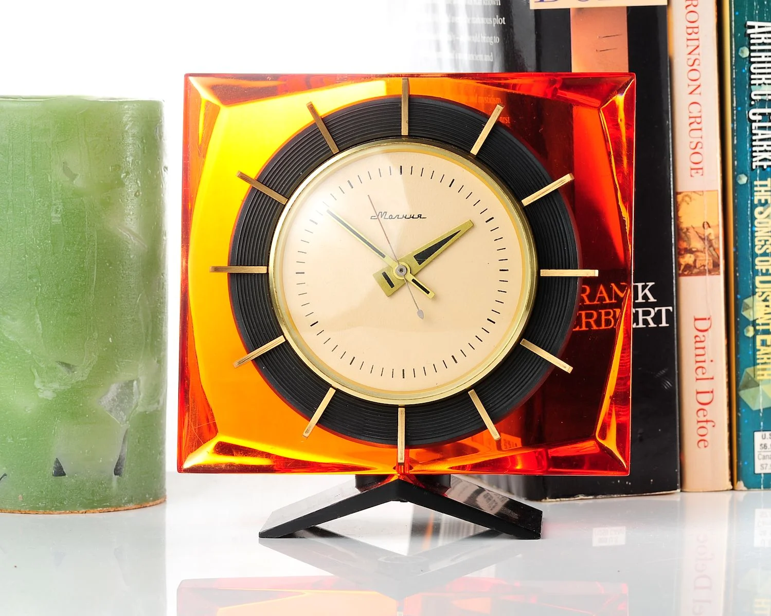 Molnija Soviet vintage mechanical table clock