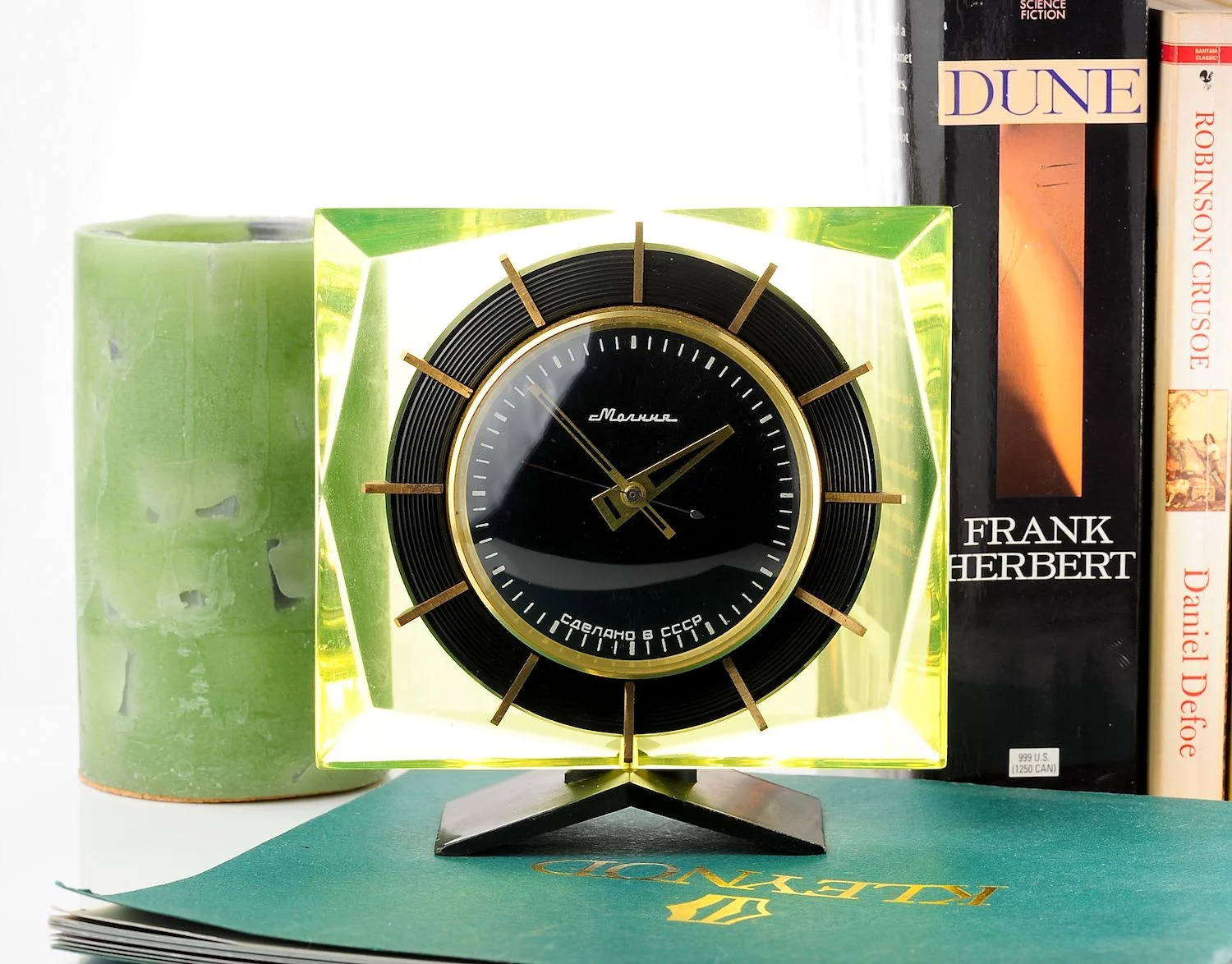 Molnija vintage Soviet mechanical table clock