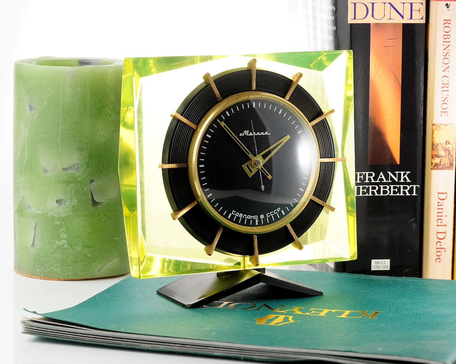 Molnija vintage Soviet mechanical table clock