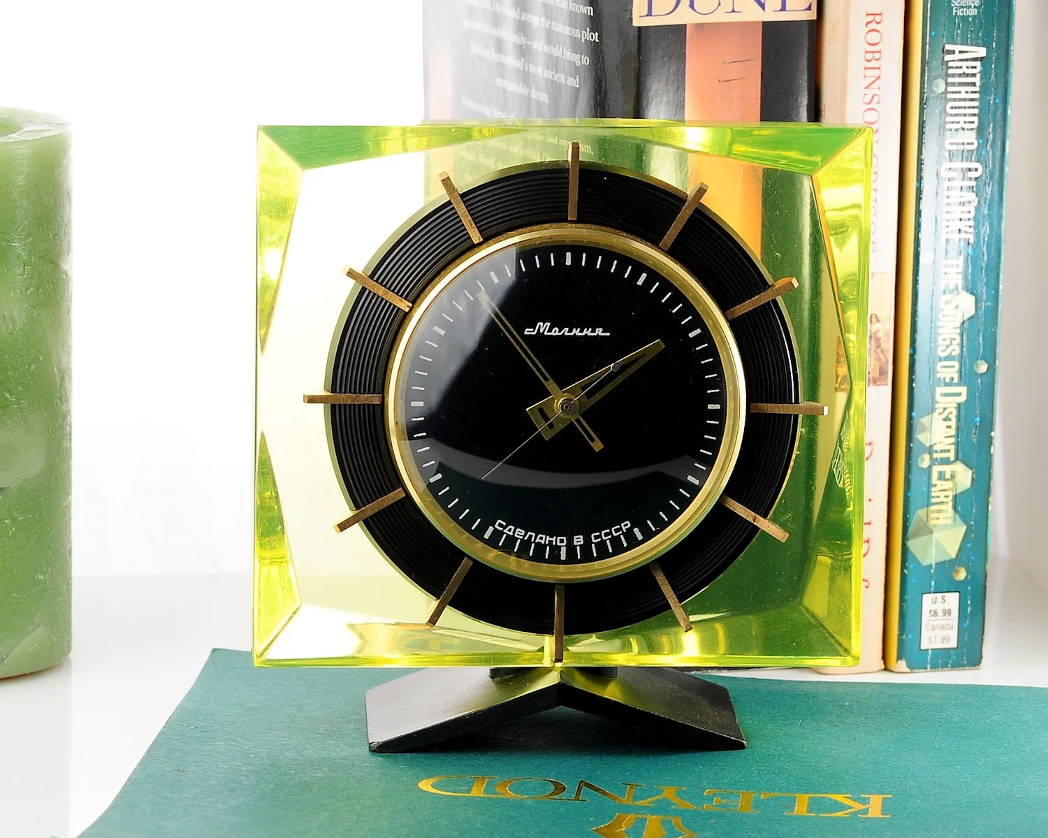 Molnija vintage Soviet mechanical table clock