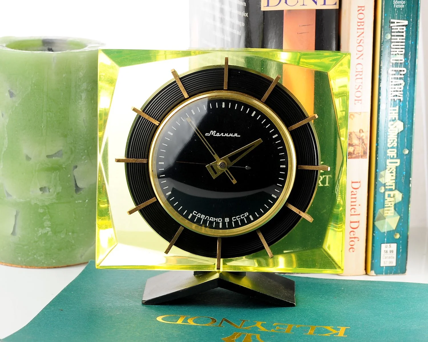 Molnija vintage Soviet mechanical table clock