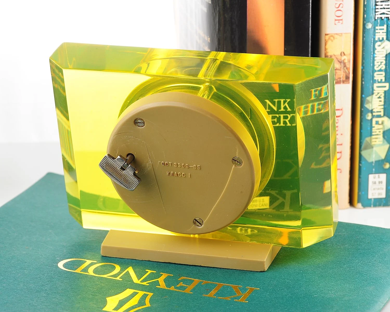 Molnija Soviet vintage mechanical table clock