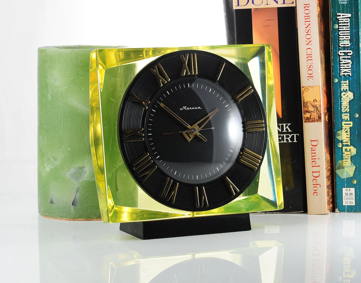 Molnija vintage Soviet mechanical table clock