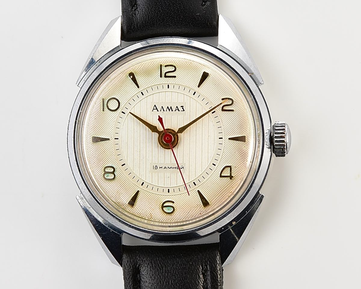 Excellent soviet ALMAZ vintage mechanical wristwatch from the 1960s