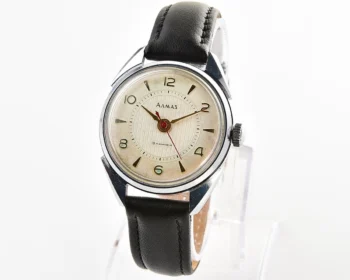 Excellent Soviet Almaz vintage mechanical wristwatch from the 1960s