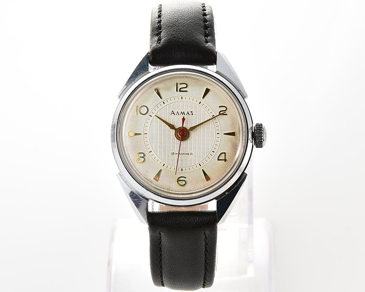 Excellent soviet ALMAZ vintage mechanical wristwatch from the 1960s