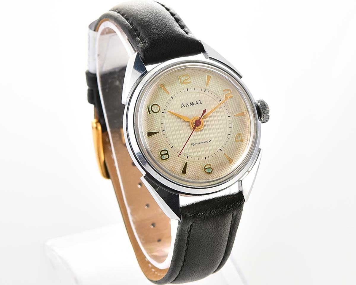 Excellent soviet ALMAZ vintage mechanical wristwatch from the 1960s