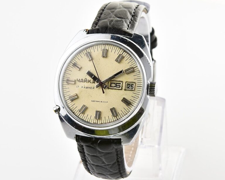 CHAIKA vintage soviet mechanical wristwatch