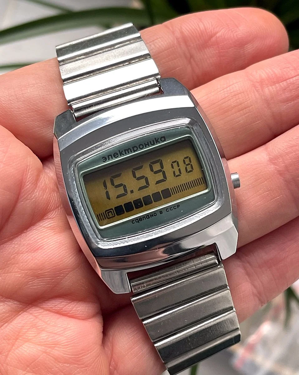 TIME CAPSULE: Large vintage USSR digital watch Electronika 5 - New Old Stock (NOS)!