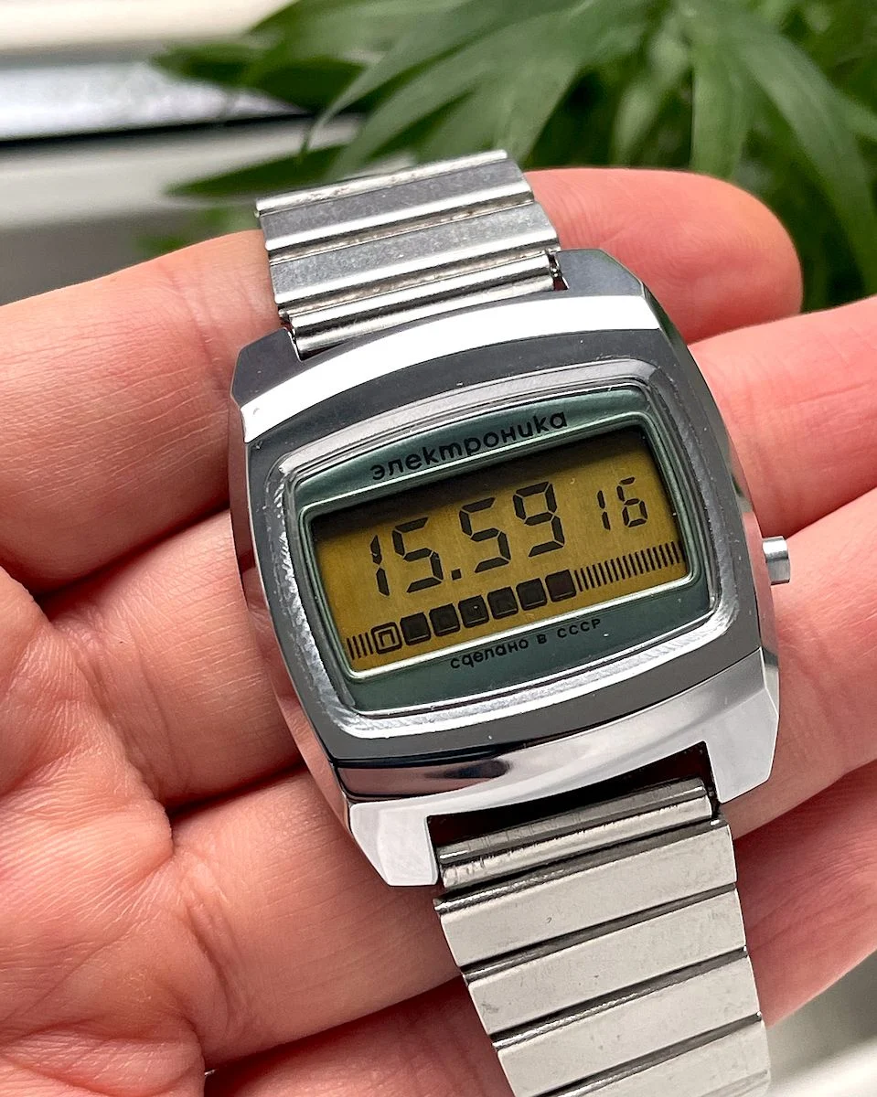 TIME CAPSULE: Large vintage USSR digital watch Electronika 5 - New Old Stock (NOS)!