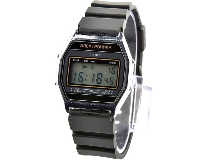 Digital vintage USSR wristwatch Elektronika-52 Signal