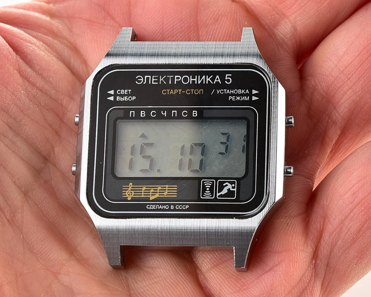 TIME CAPSULE: Digital vintage wristwatch Electronika-5 with engraved back, New Old Stock (NOS)!