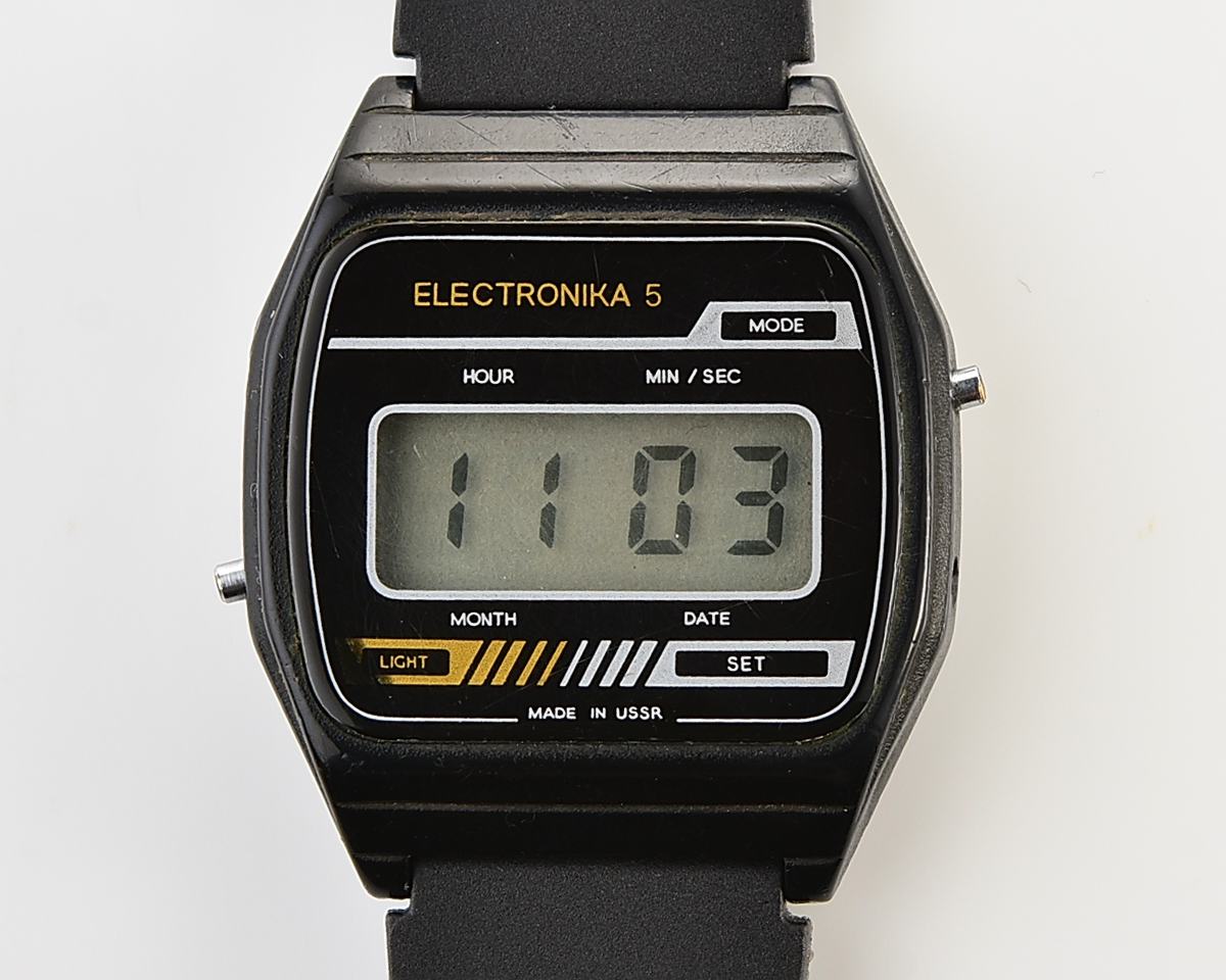 Vintage USSR digital watch Electronika 5 in plastic body - nearly weightless!