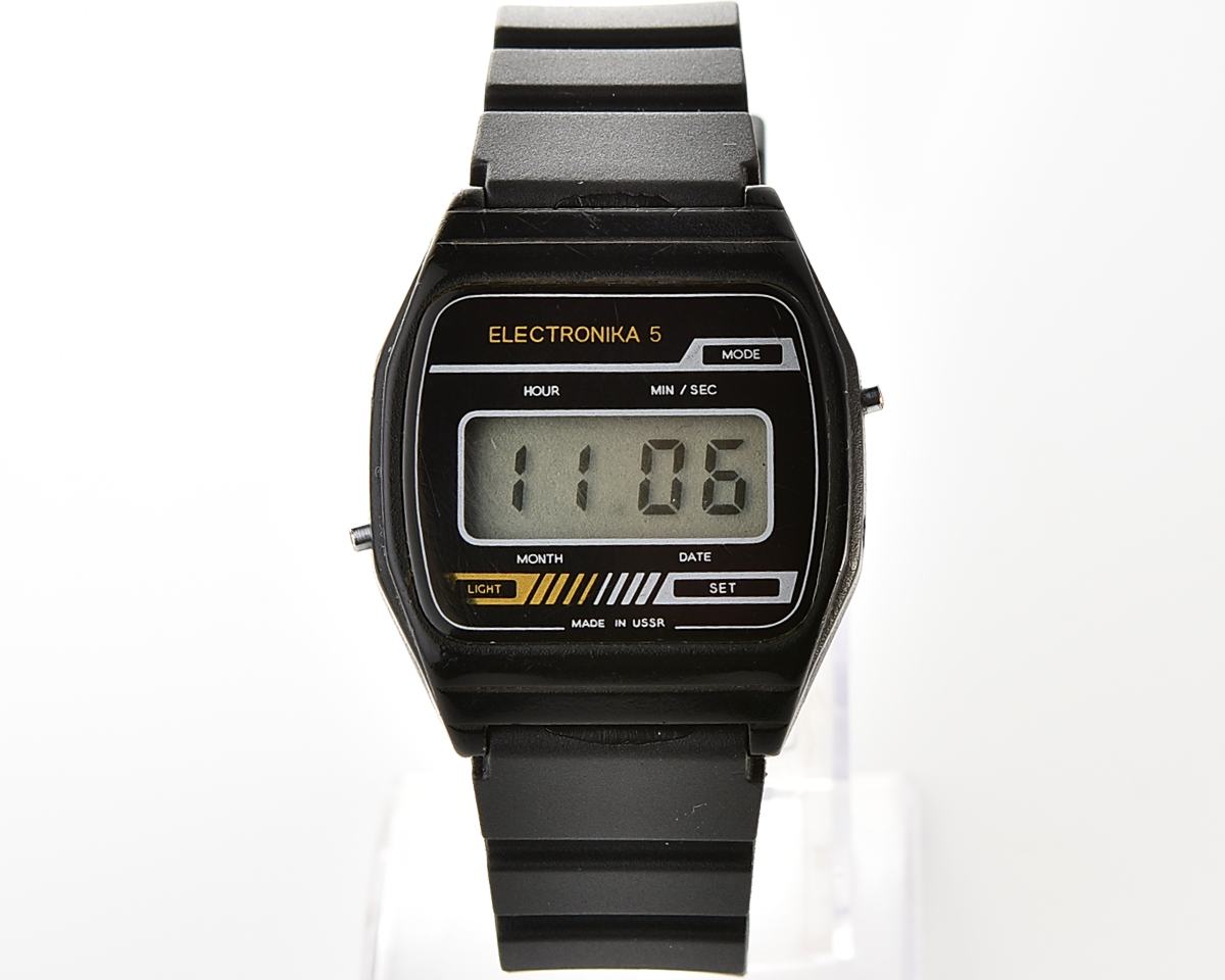Vintage USSR digital watch Electronika 5 in plastic body - nearly weightless!