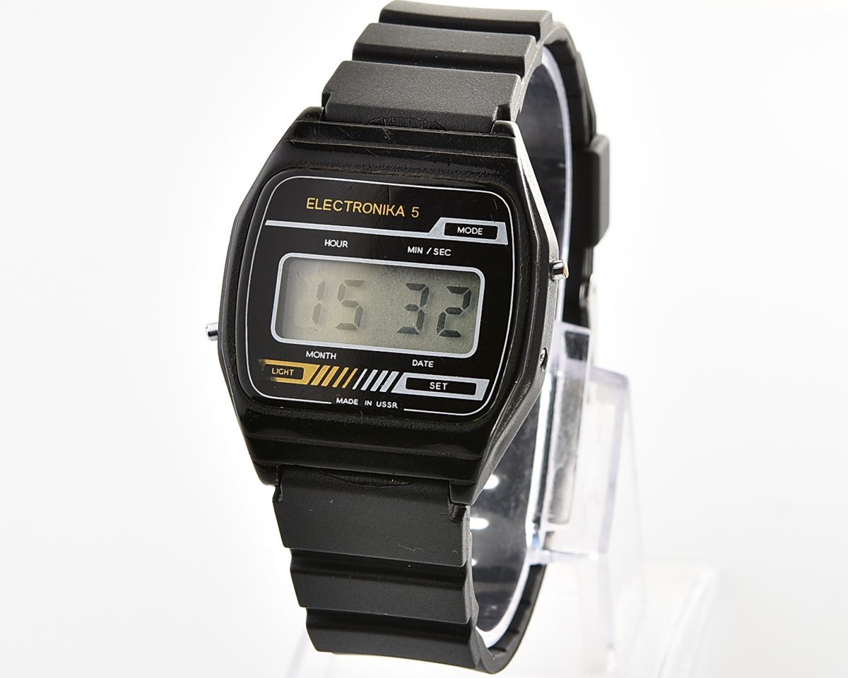 Vintage USSR digital watch Electronika 5 in plastic body - nearly weightless!
