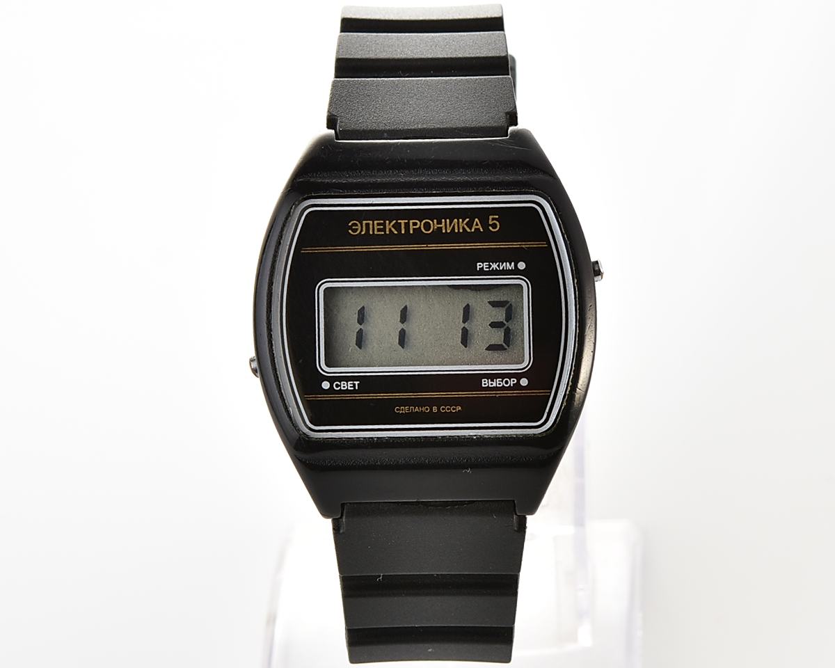 Vintage USSR digital watch Electronika 5 in plastic body - nearly weightless!