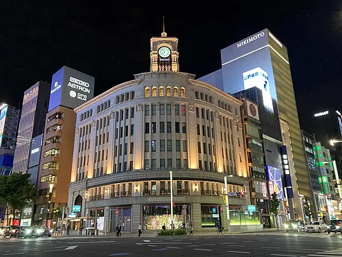 Ginza_4-Chome_Crossing_2021-04-28