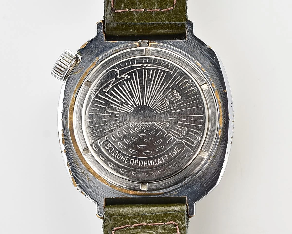 Vostok Komandirskie Tank mechanical watch limited series – “Zakaz MO CCCP”