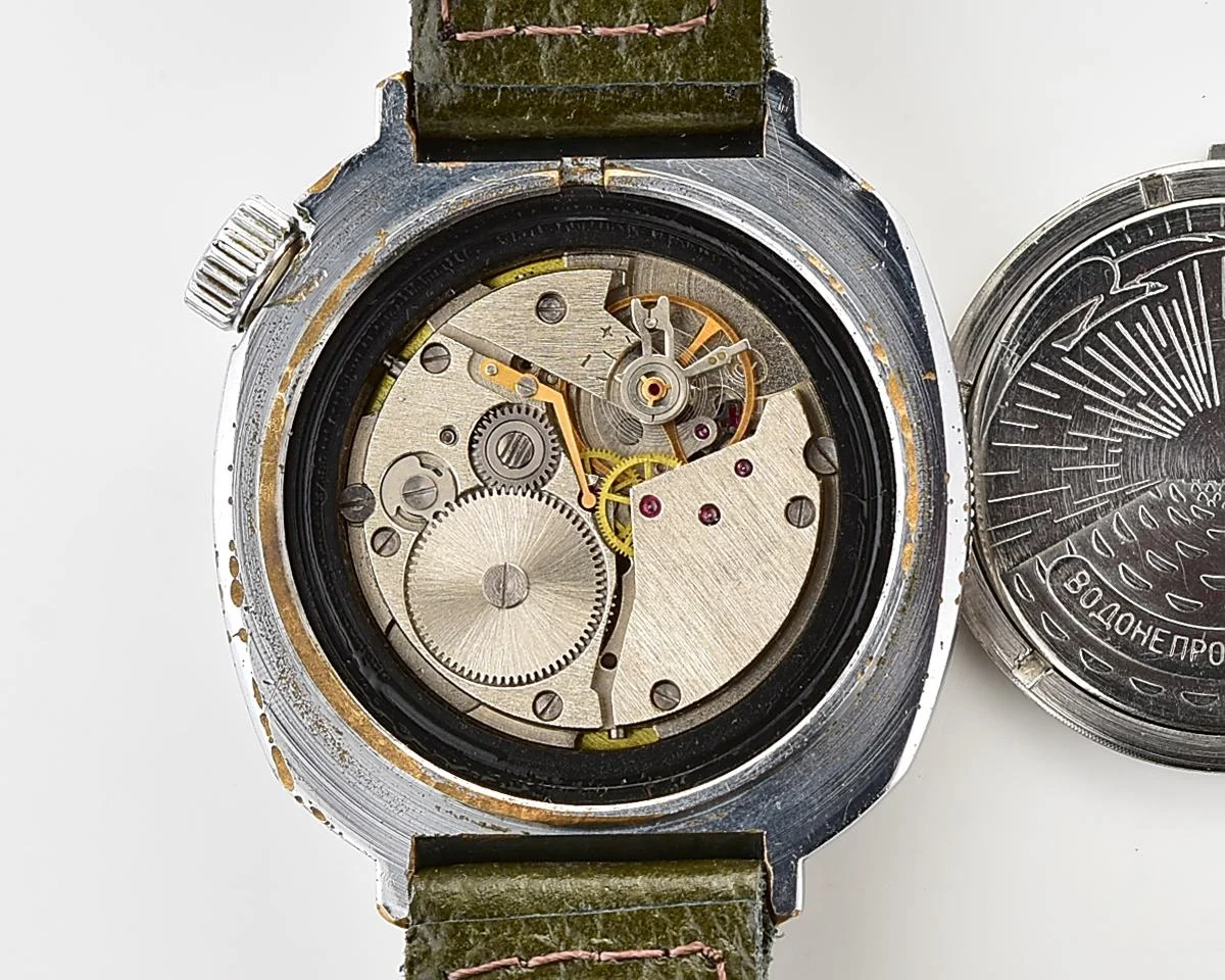 Vostok Komandirskie Tank mechanical watch limited series – “Zakaz MO CCCP”
