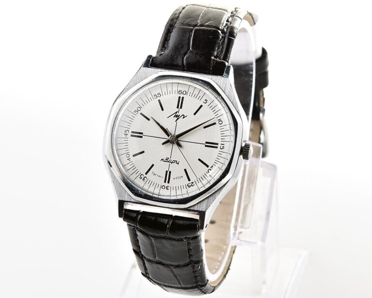 Vintage soviet LUCH automatic quartz wristwatch
