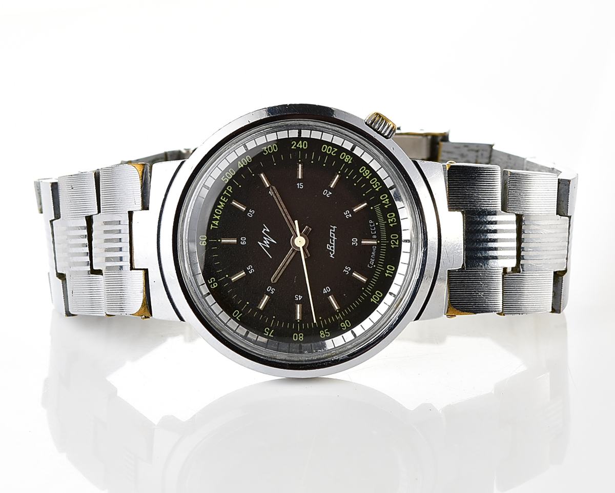Soviet LUCH-tachometer automatic wristwatch with quartz movement