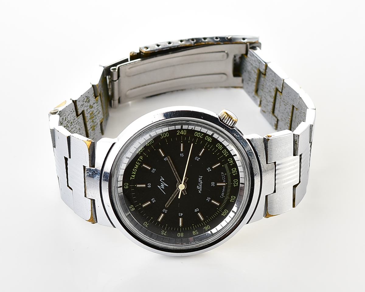 Soviet LUCH-tachometer automatic wristwatch with quartz movement
