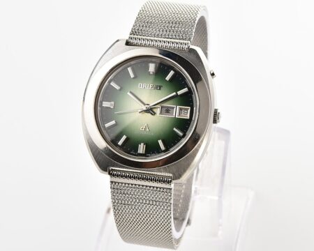 Vintage Orient Chronoace – Green Sunburst Day-Date Automatic from the Early 1970s