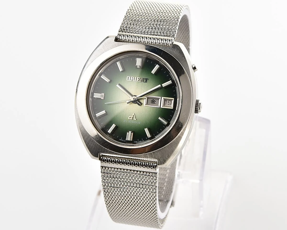 Vintage Orient Chronoace – Green Sunburst Day-Date Automatic from the Early 1970s