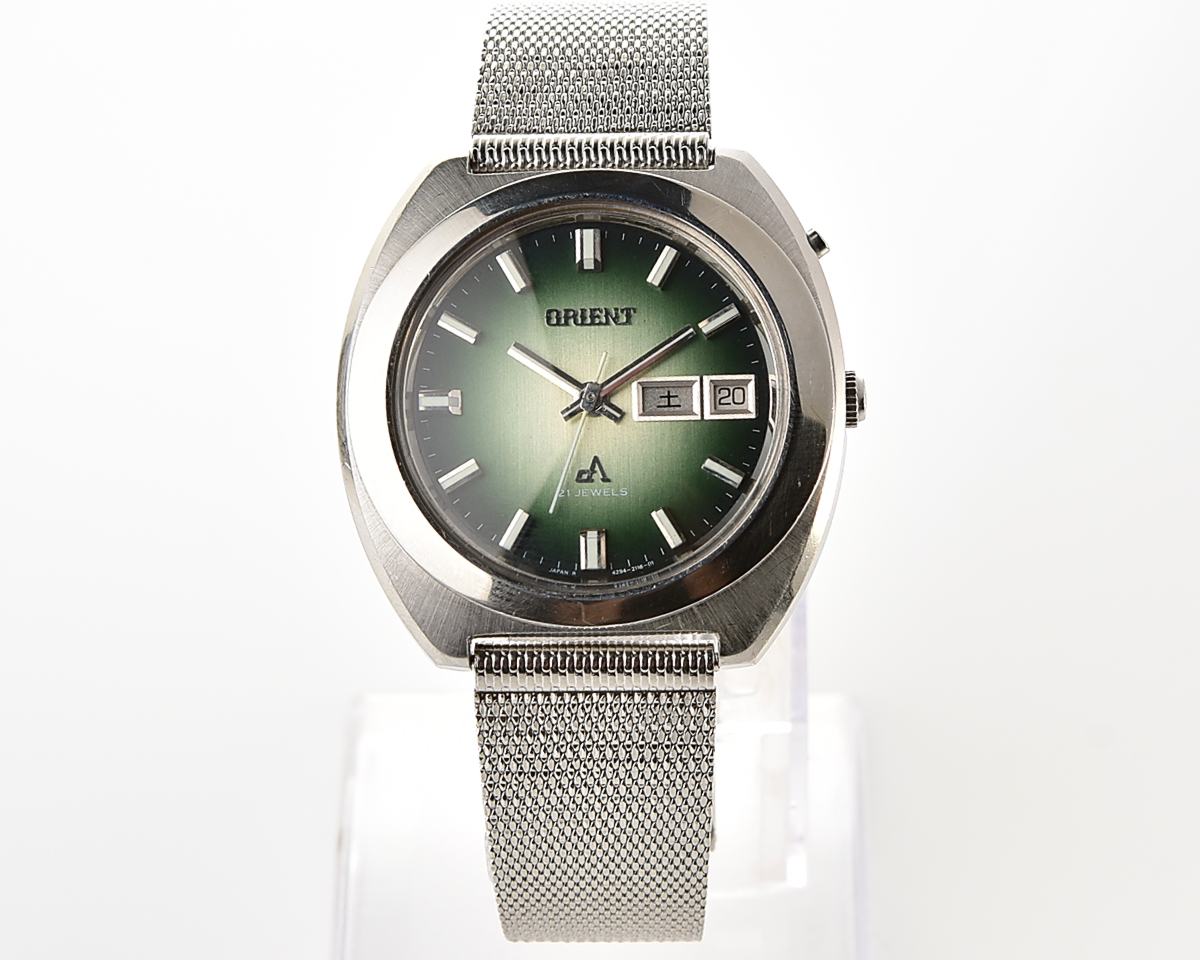 Vintage Orient Chronoace – Green Sunburst Day-Date Automatic from the Early 1970s