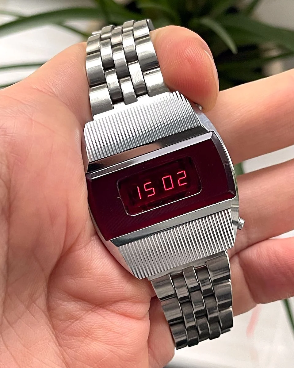 First Red LED Digital Vintage USSR Wrist Watch Electronika E-1 Pulsar!