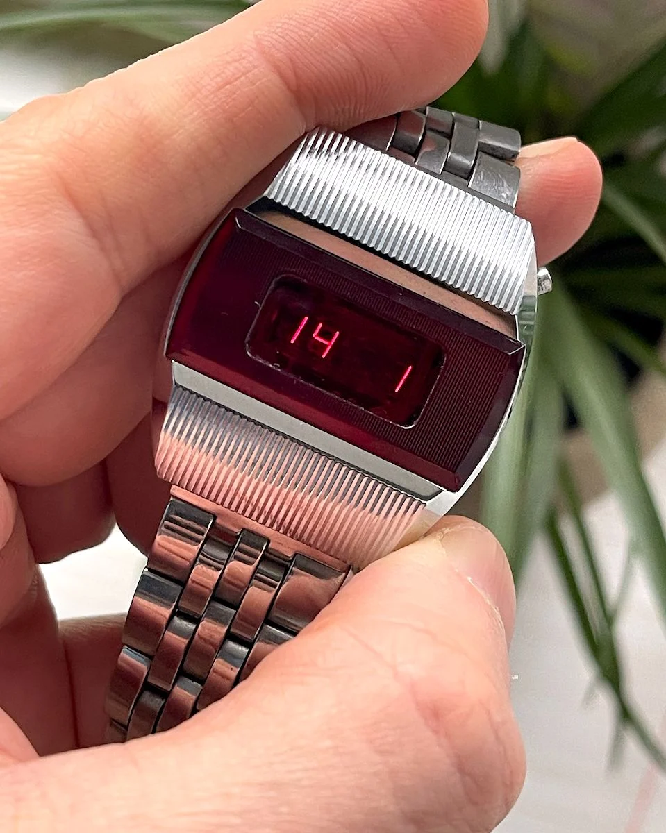 First Red LED Digital Vintage USSR Wrist Watch Electronika E-1 Pulsar!