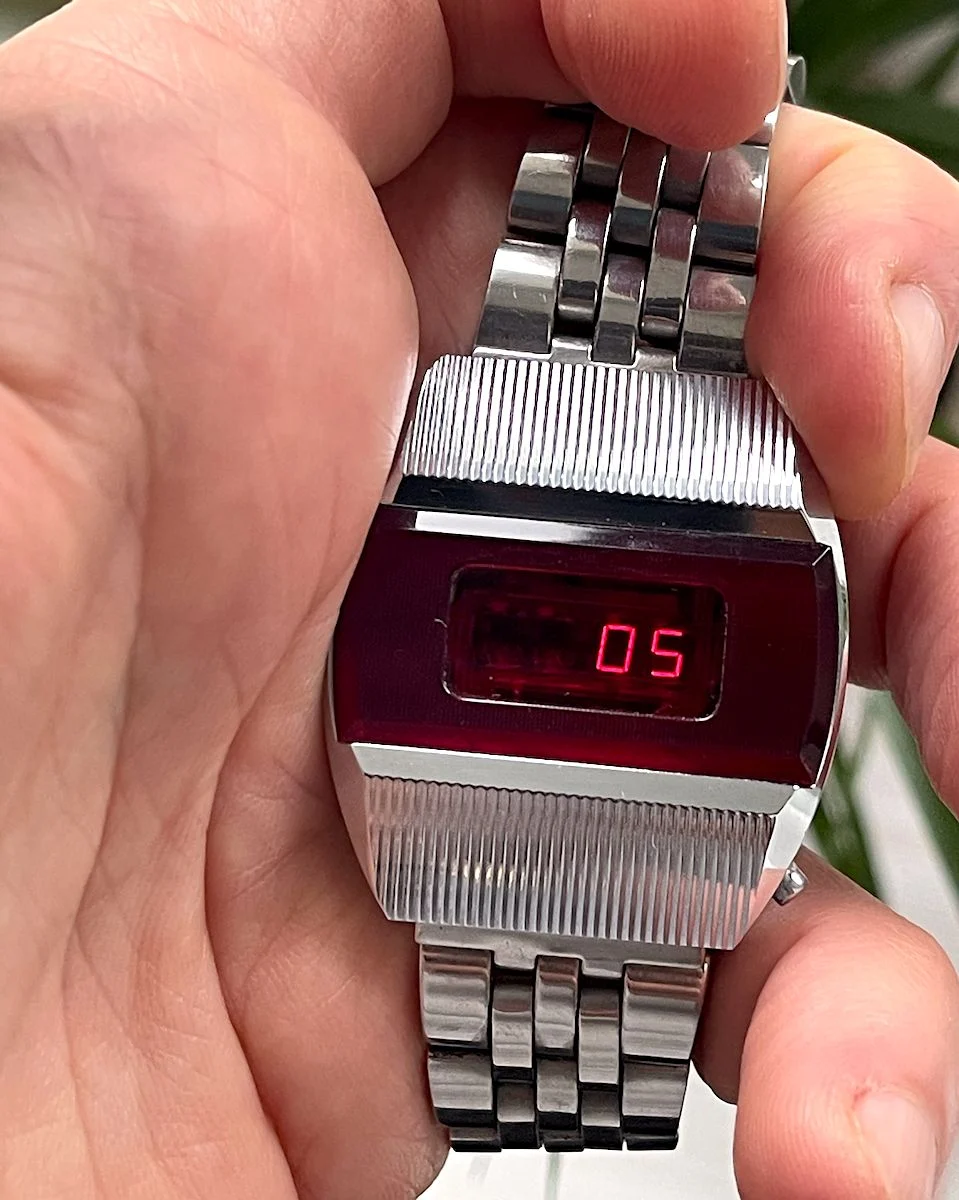 First Red LED Digital Vintage USSR Wrist Watch Electronika E-1 Pulsar!