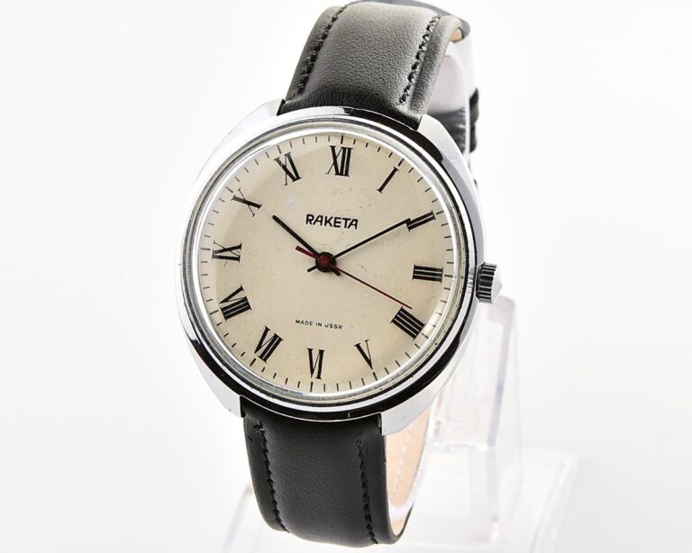 Vintage soviet RAKETA mechanical wristwatch
