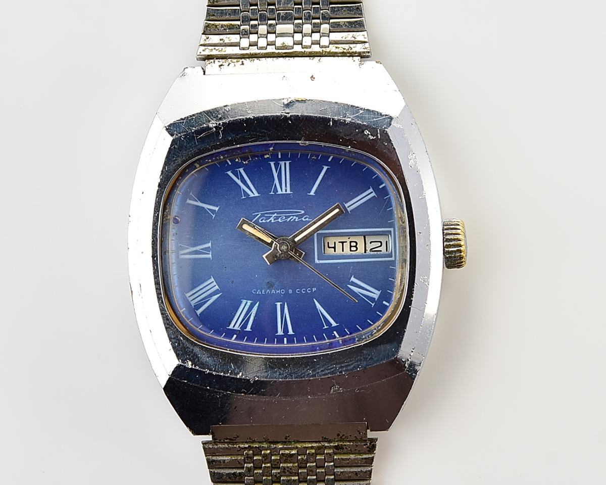 RAKETA vintage soviet mechanical wristwatch with double calendar