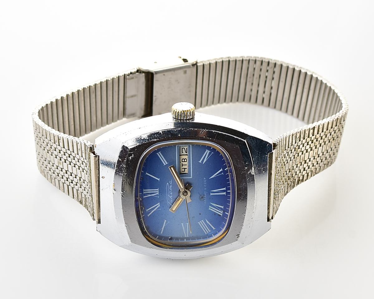 RAKETA vintage soviet mechanical wristwatch with double calendar