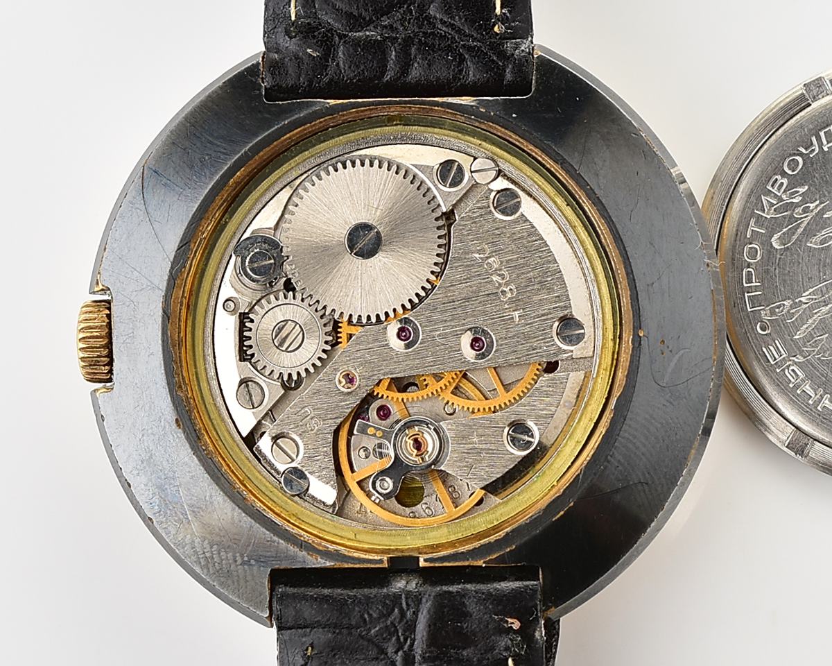 Vintage soviet RAKETA mechanical watch with day / date calendar