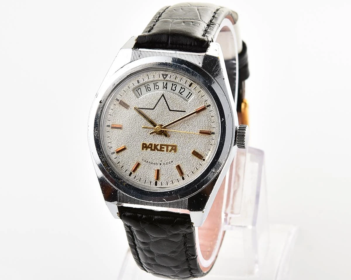 Raketa vintage mechanical wristwatch with cool calendar