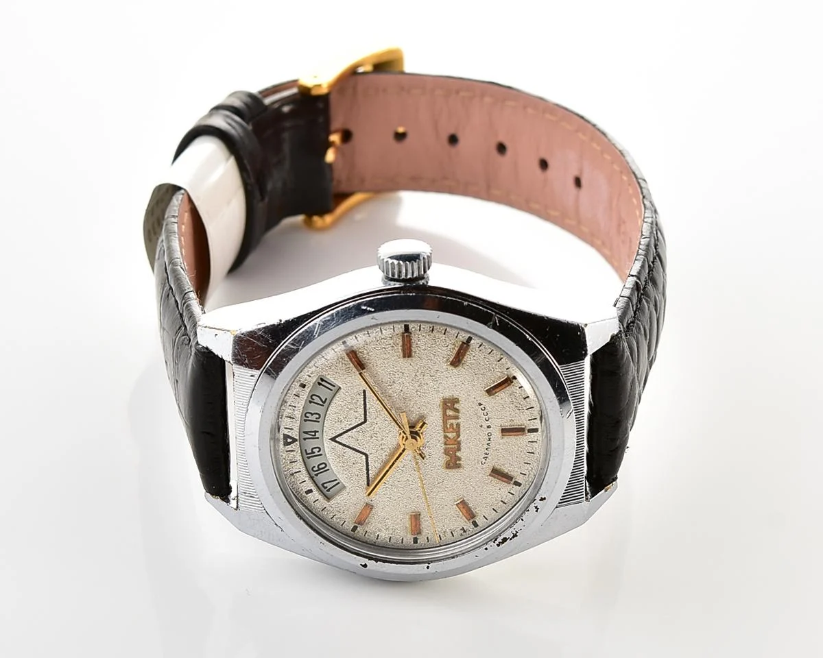 Raketa vintage mechanical wristwatch with cool calendar