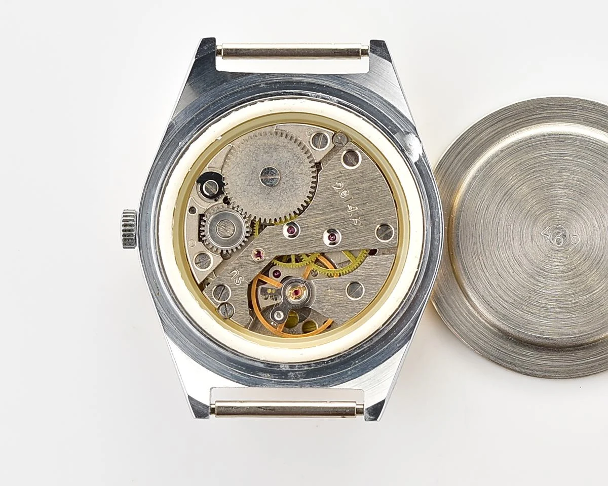TIME CAPSULE: Vintage mechanical Raketa wristwatch, New Old Stock (NOS)!