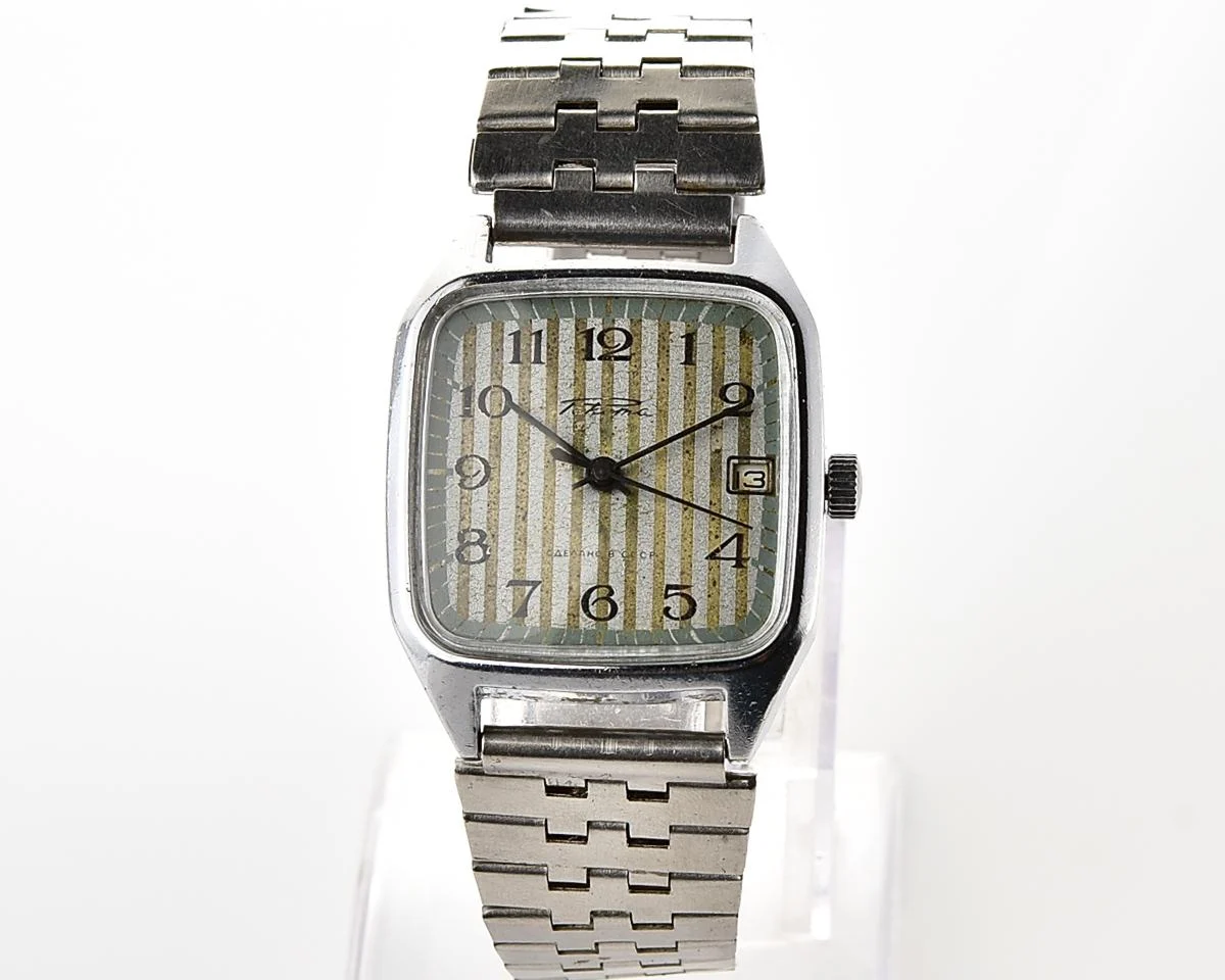 Vintage Soviet Raketa mechanical watch