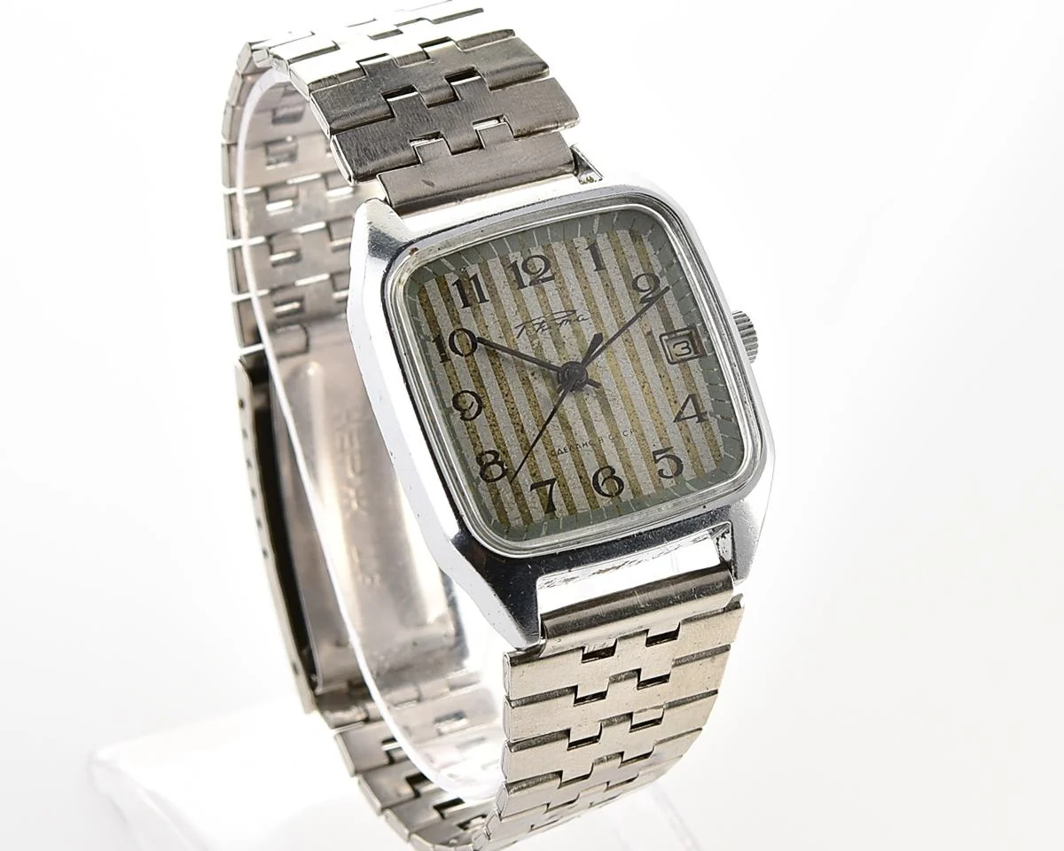 Vintage Soviet Raketa mechanical watch