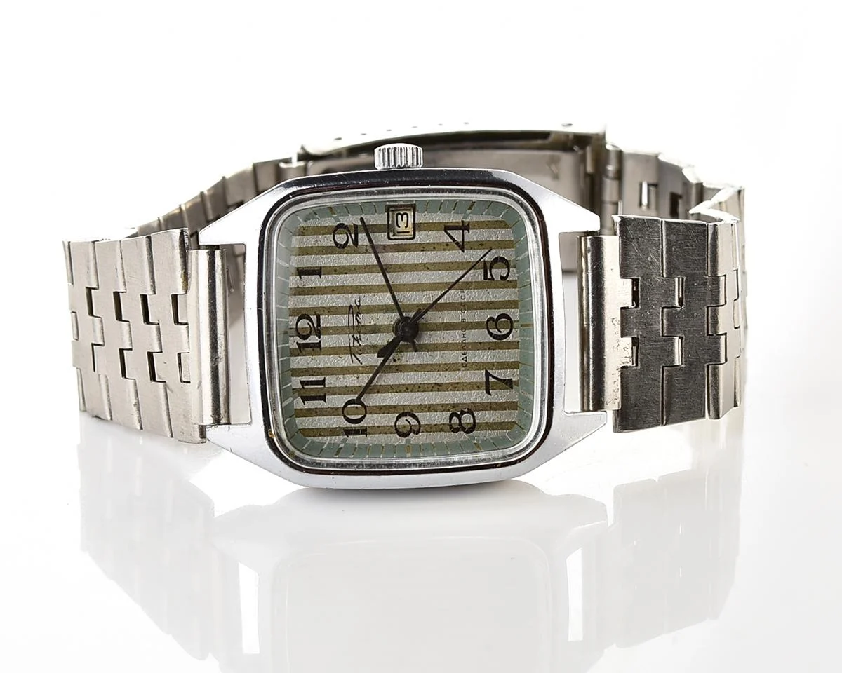 Vintage Soviet Raketa mechanical watch