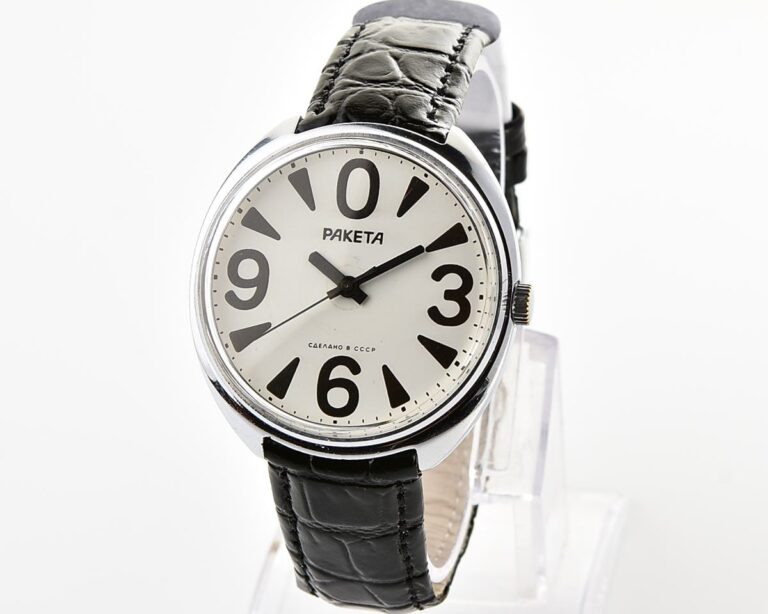Soviet mechanical wristwatch RAKETA "Big Zero"