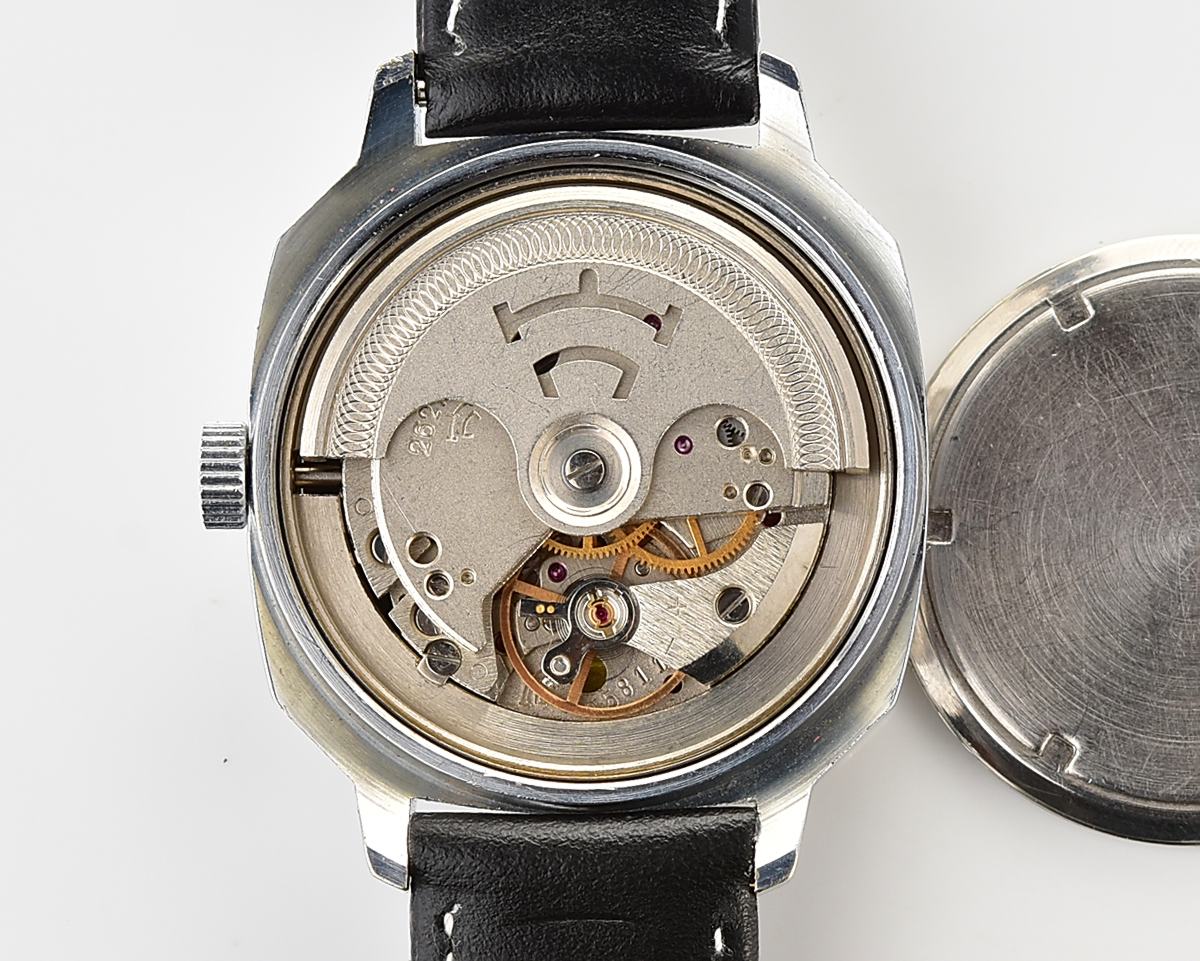 Excellent soviet mechanical RAKETA with automatic self winding movement
