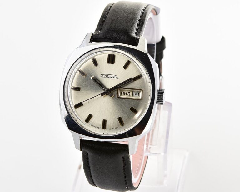 Excellent soviet mechanical RAKETA with automatic self winding movement