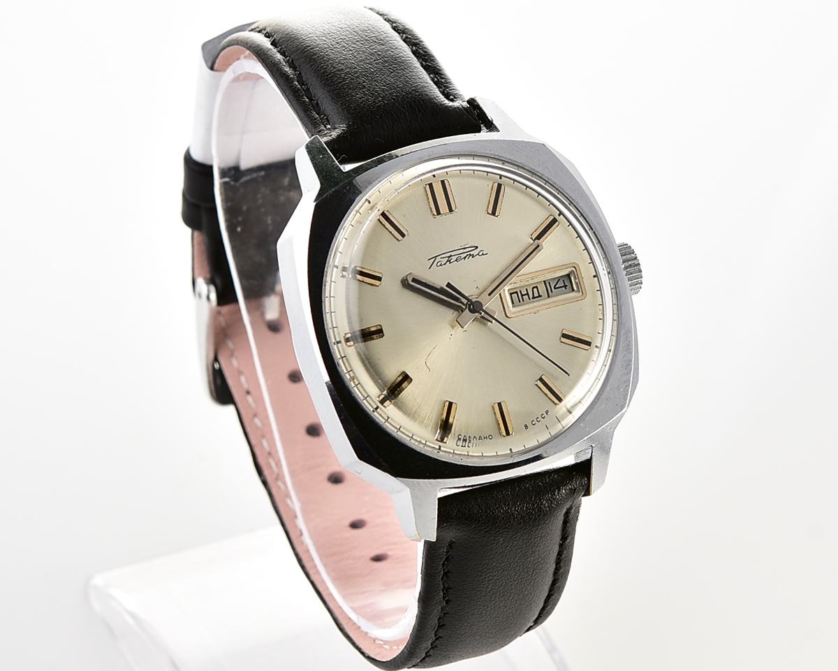 Excellent soviet mechanical RAKETA with automatic self winding movement