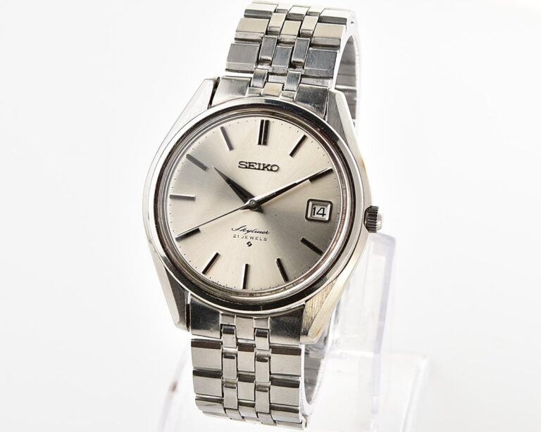 Vintage Seiko Skyliner Calendar Manual Wind 21J Dress Watch from November 1968